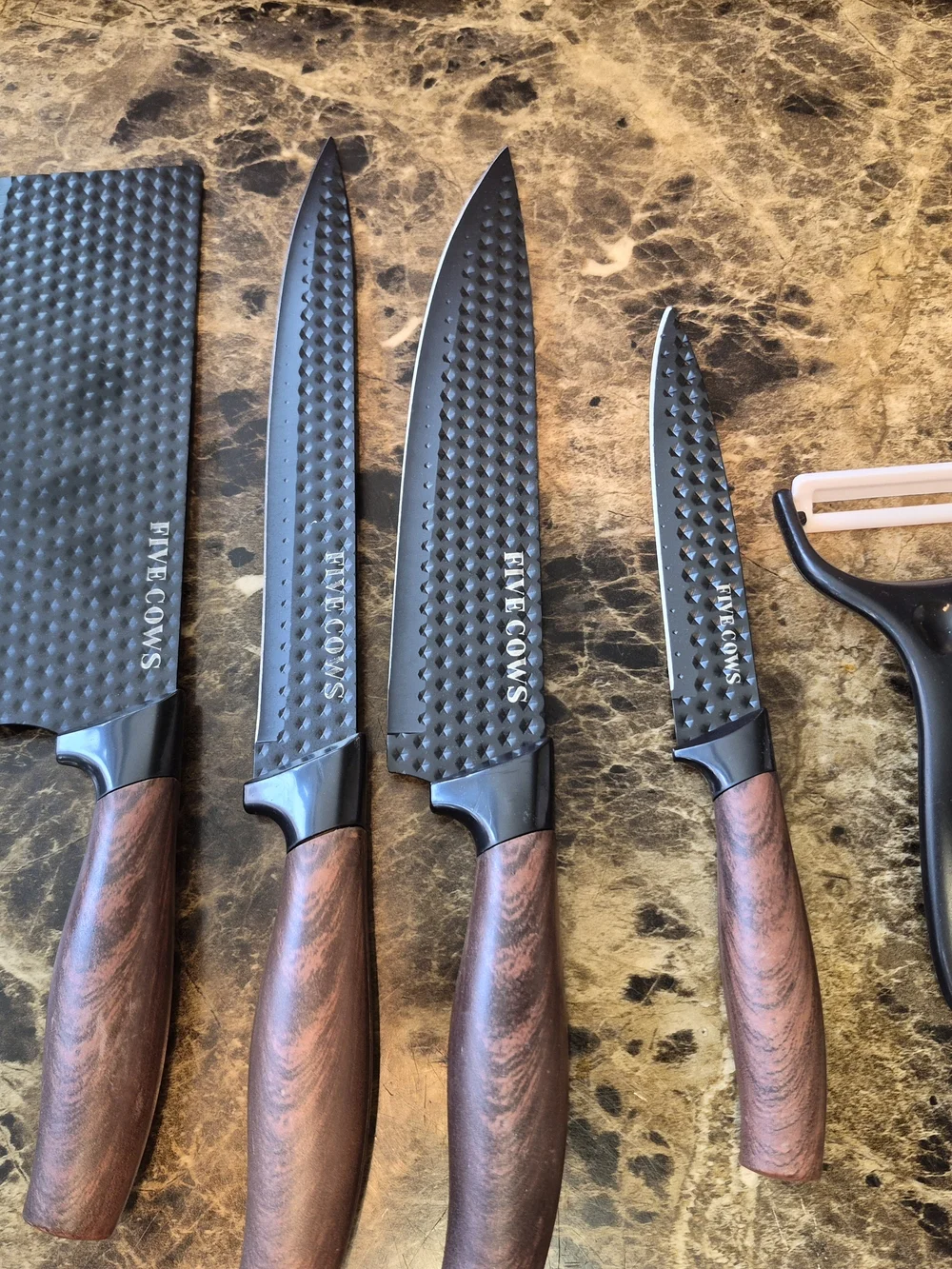 FIVE COWS Kitchen Knife Set 6 Piece Set NIB   The FIVE COWS Kitchen Knife Set is
